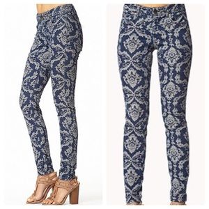 NWOT Life In Progress Forever 21 Damask Skinny Pants 26